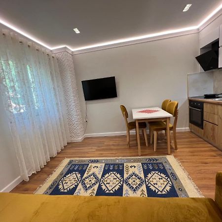 Chestnut Yard Villa Tiranë Eksteriør bilde