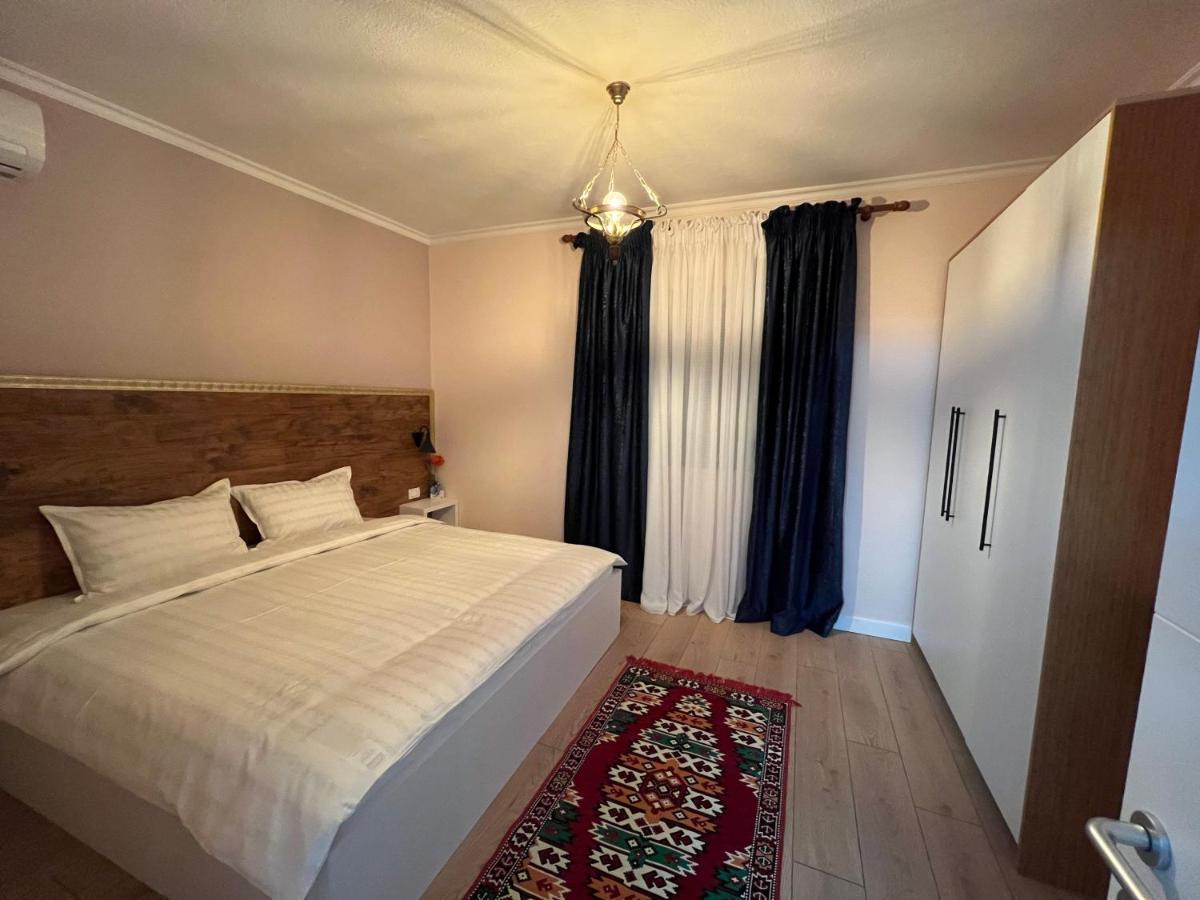 Chestnut Yard Villa Tiranë Eksteriør bilde