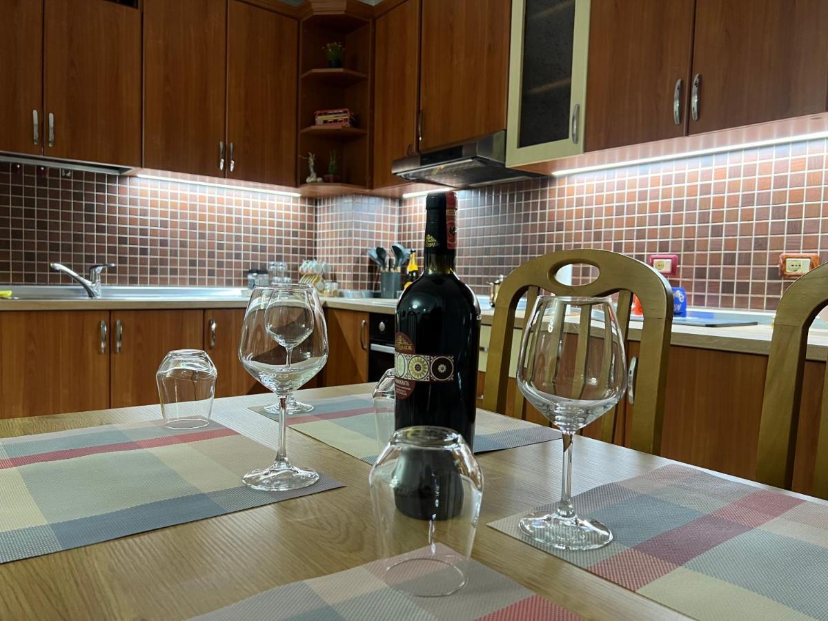 Chestnut Yard Villa Tiranë Eksteriør bilde