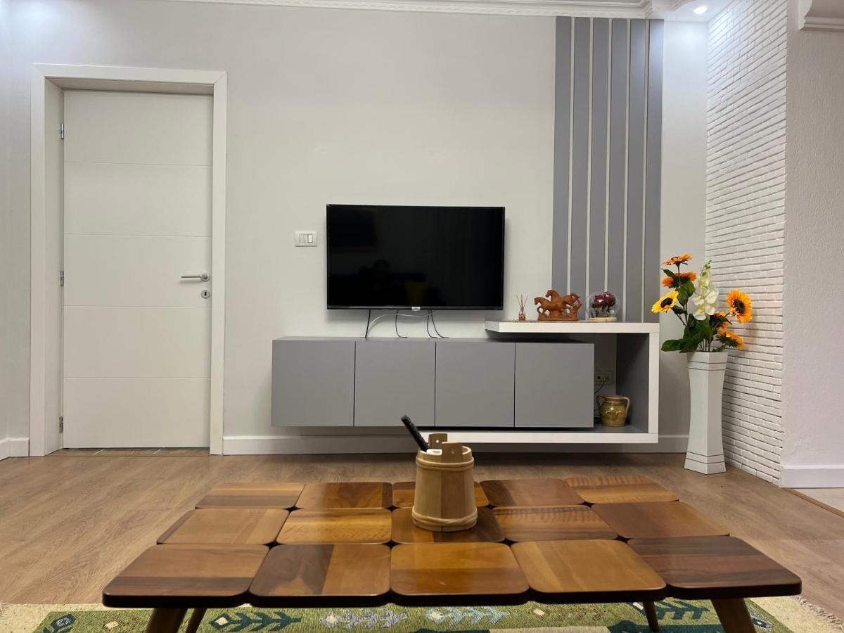 Chestnut Yard Villa Tiranë Eksteriør bilde