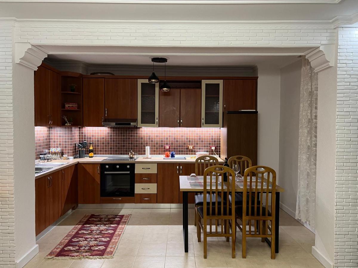Chestnut Yard Villa Tiranë Eksteriør bilde