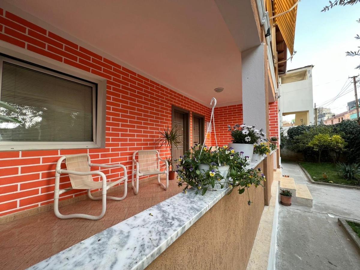 Chestnut Yard Villa Tiranë Eksteriør bilde