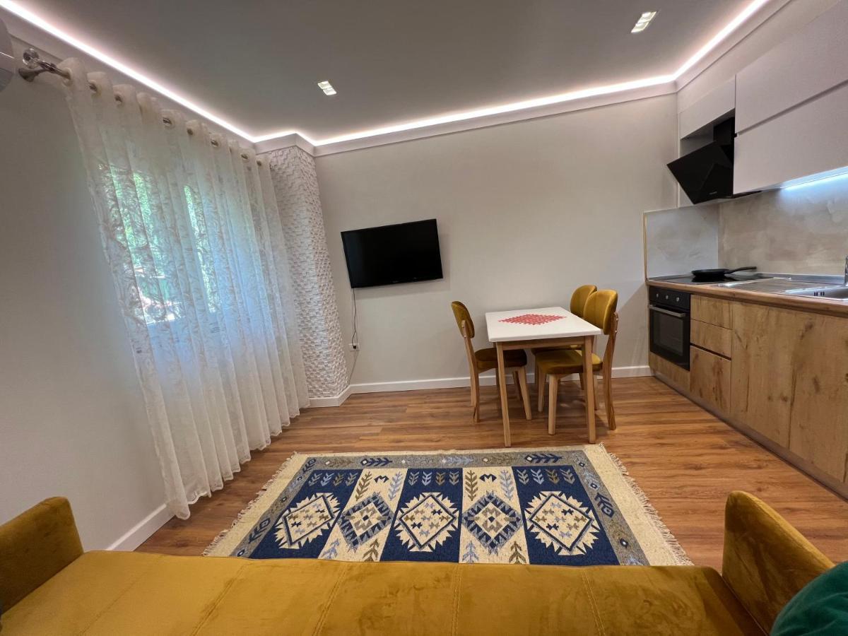 Chestnut Yard Villa Tiranë Eksteriør bilde