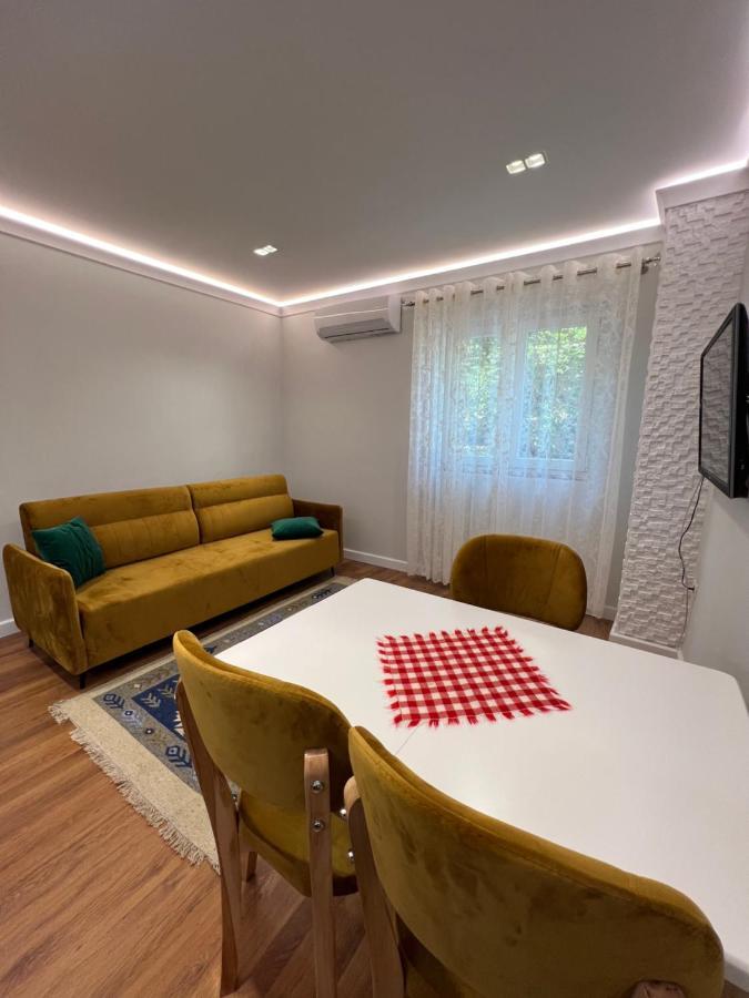 Chestnut Yard Villa Tiranë Eksteriør bilde