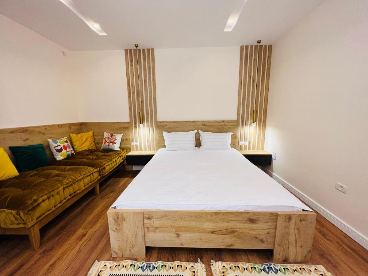 Chestnut Yard Villa Tiranë Eksteriør bilde